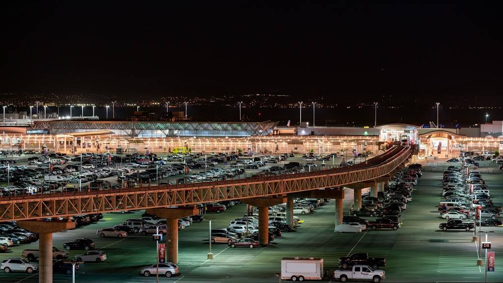 Oakland Airport Premier Parking | 1 Airport Dr, Oakland, CA 94621, USA | Phone: (510) 563-3200