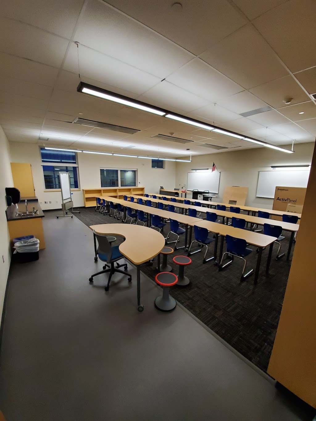 Des Moines Elementary School | 23801 16th Ave S, Des Moines, WA 98198, USA | Phone: (206) 631-3700