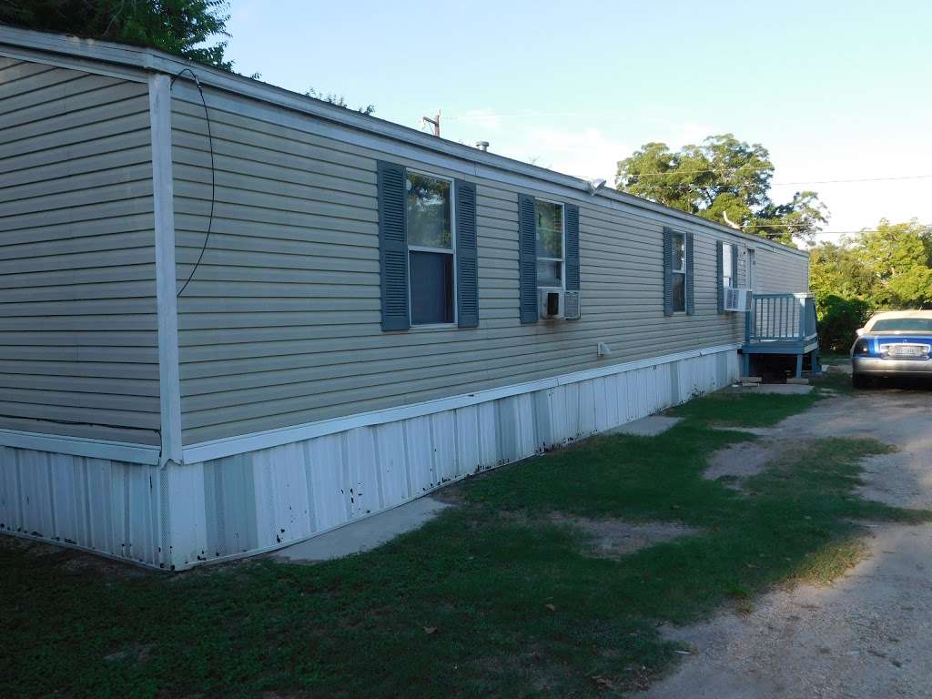 Riverside Terrace Manufactured Home Community | 2315 Mission Rd, San Antonio, TX 78214, USA | Phone: (210) 307-9798