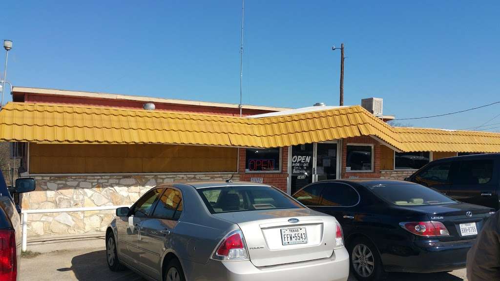 Family Mexican Restaurant | 14186 US-181, San Antonio, TX 78223, USA | Phone: (210) 635-7931