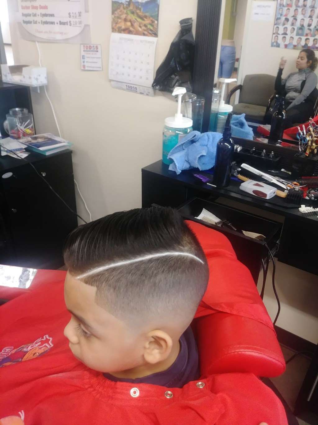 Landaverde barber shop | 13905 Jefferson Davis Hwy, Woodbridge, VA 22191 | Phone: (703) 945-4939