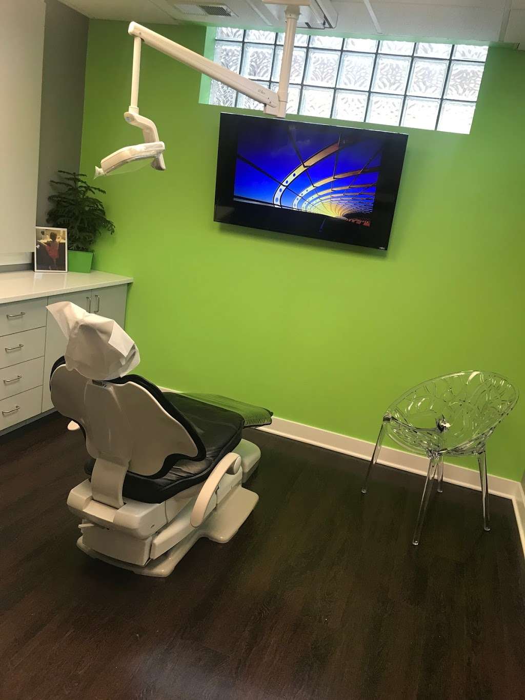 Warrenville Dental Group | 28W530 Batavia Rd, Warrenville, IL 60555, USA | Phone: (630) 393-4600