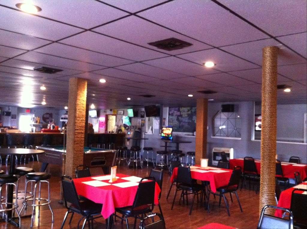 Hammerjax Bar & Grill | 350 Phillips Road, Clifton Township, PA 18424 | Phone: (570) 842-4925