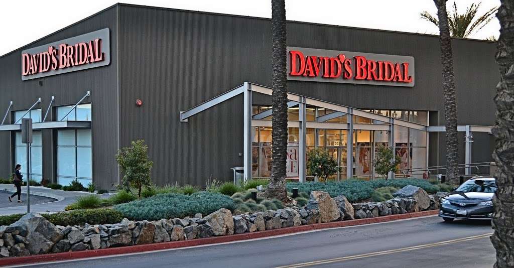 Davids Bridal | 2050 W Empire Ave, Burbank, CA 91504, USA | Phone: (818) 238-9001