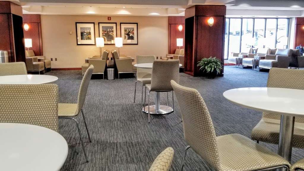 United Club | Concourse C (Gate C17), Delta Rd, Chantilly, VA 20151 | Phone: (703) 572-7809