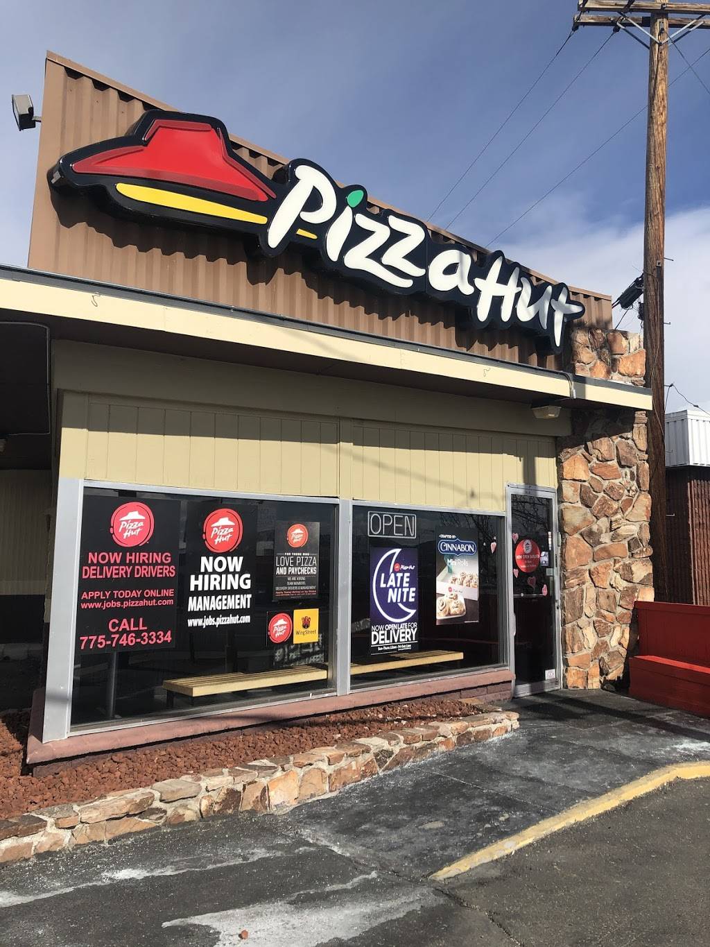 Pizza Hut | 1295 W 7th St, Reno, NV 89503, USA | Phone: (775) 746-3334