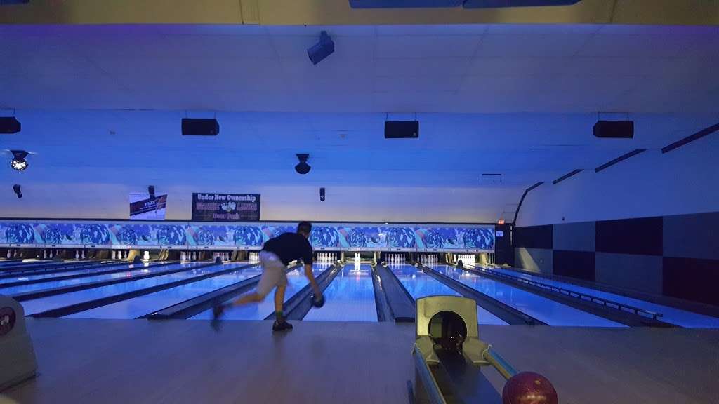 Strike 10 Lanes Deer Park | 849 Long Island Ave, Deer Park, NY 11729, USA | Phone: (631) 667-7750