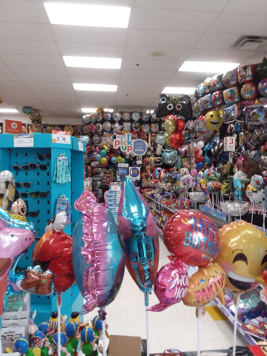 Party City | 622 George Washington Hwy, Lincoln, RI 02865, USA | Phone: (401) 333-6949