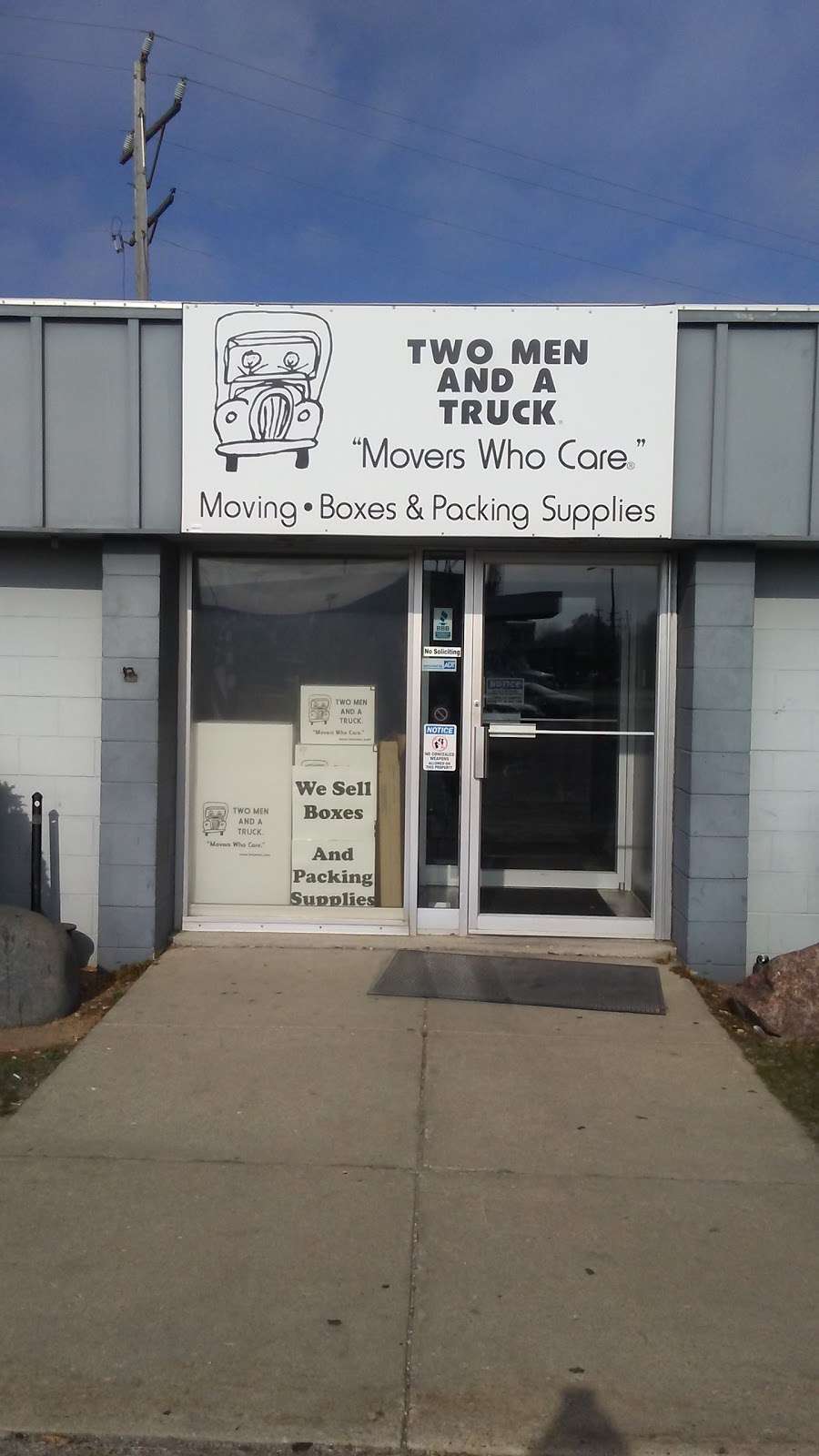 Two Men and a Truck | 435 S 116th St, Milwaukee, WI 53214, USA | Phone: (414) 220-0994