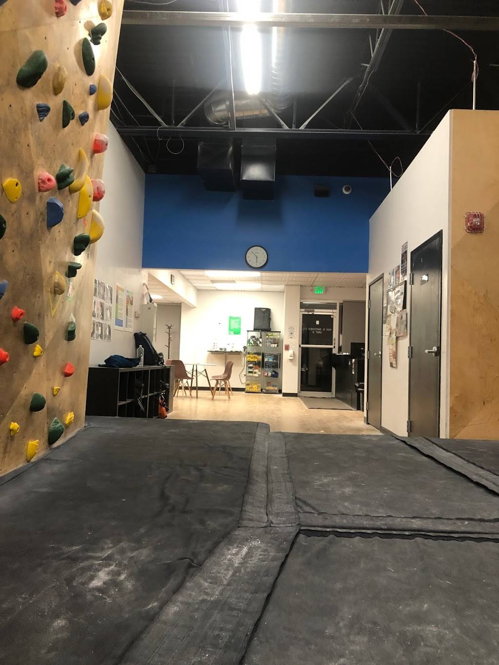 Denver Bouldering Club South | 4131 S Natches Ct Unit E Unit E, Sheridan, CO 80110, USA | Phone: (720) 638-2767