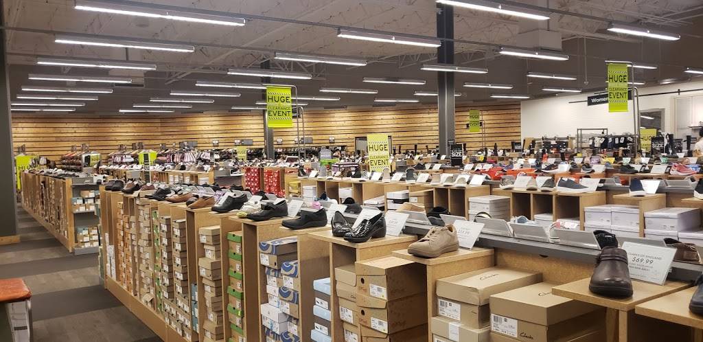 DSW Designer Shoe Warehouse | 10540 Stockdale Hwy, Bakersfield, CA 93311, USA | Phone: (661) 473-2045