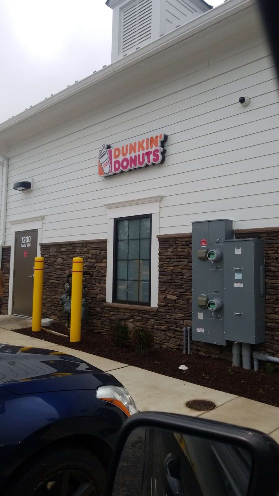 Dunkin Donuts | 1200 Wolf Rock Drive #180, Purcellville, VA 20132 | Phone: (540) 441-3806