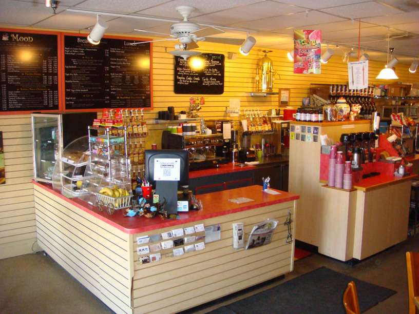 Buffalo Moon Coffee Shop & Delicatessen | 25948 Genesee Trail Rd M, Golden, CO 80401, USA | Phone: (303) 526-7675