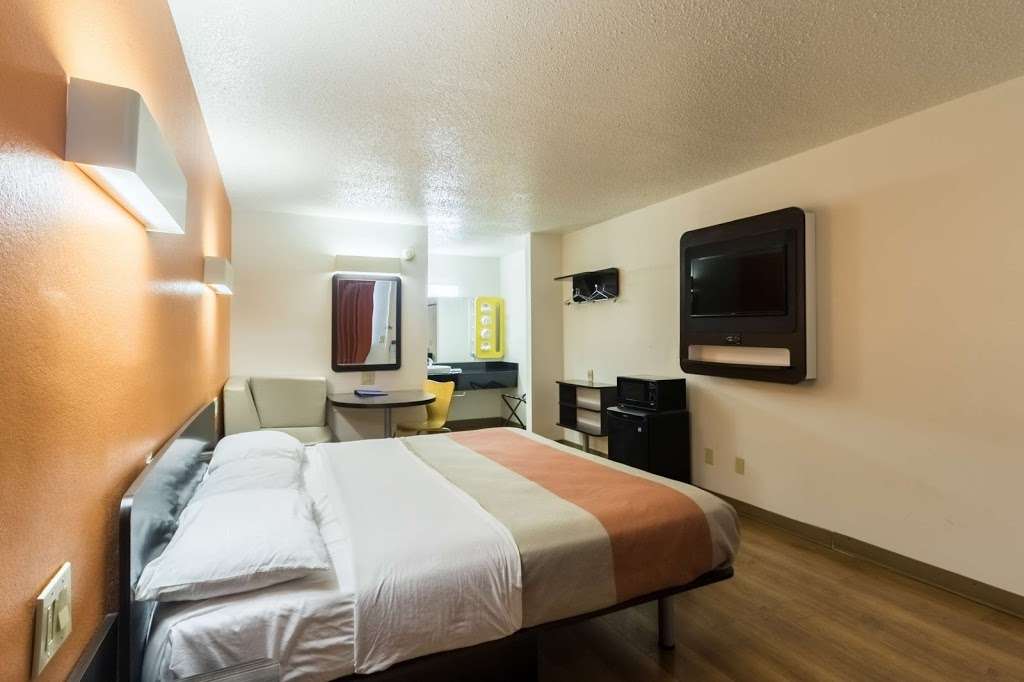 Motel 6 Crawfordsville IN | 1040 Corey Blvd, Crawfordsville, IN 47933, USA | Phone: (765) 362-0300