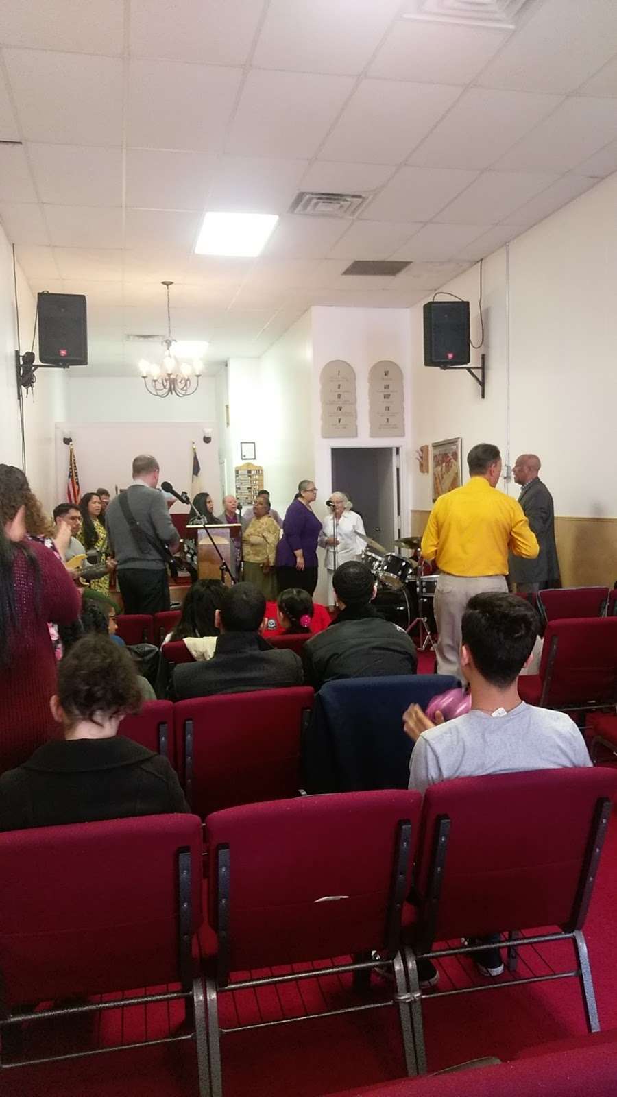 Iglesia Vision Pentecostal El Buen Samaritana | 253 Sound View Ave, Bronx, NY 10473, USA | Phone: (347) 478-2085