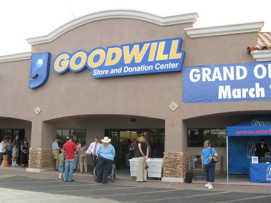 40th St and Thunderbird Goodwill Retail Store and Donation Cente | 3901 E Thunderbird Rd, Phoenix, AZ 85032, USA | Phone: (602) 216-3928