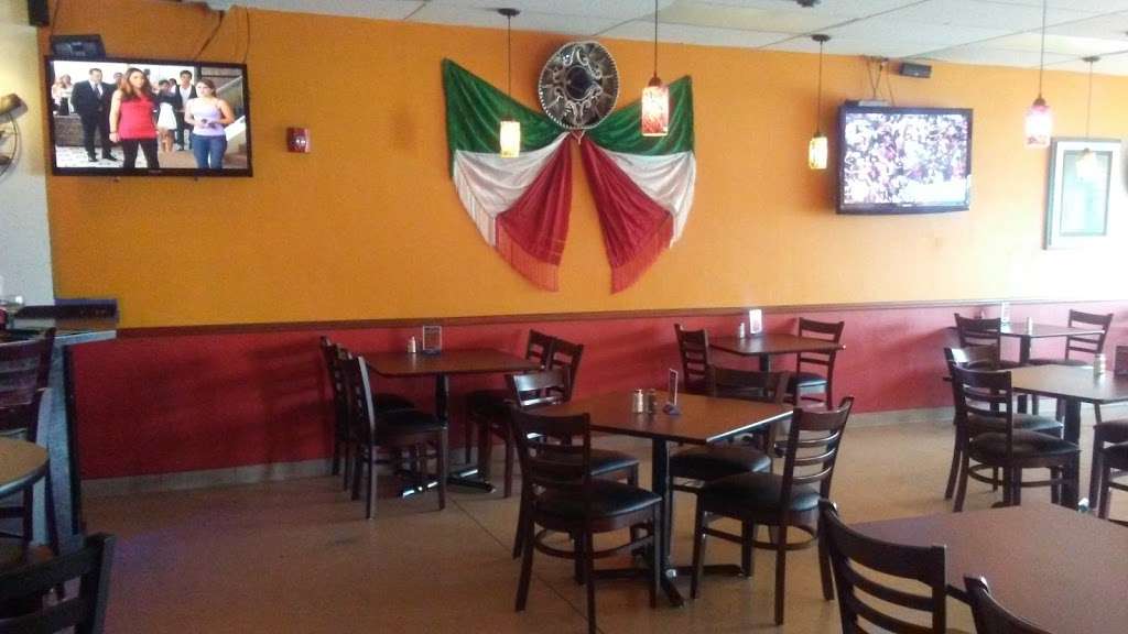 Zocalo Mexican Bar and Grill | 203 Butterfield Rd, Vernon Hills, IL 60061, USA | Phone: (224) 513-5477