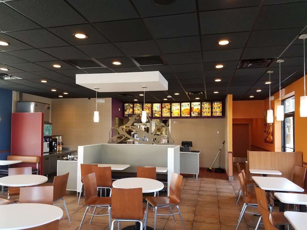 Taco Bell | 5975 Cypress Gardens Blvd, Winter Haven, FL 33884, USA | Phone: (863) 324-3418