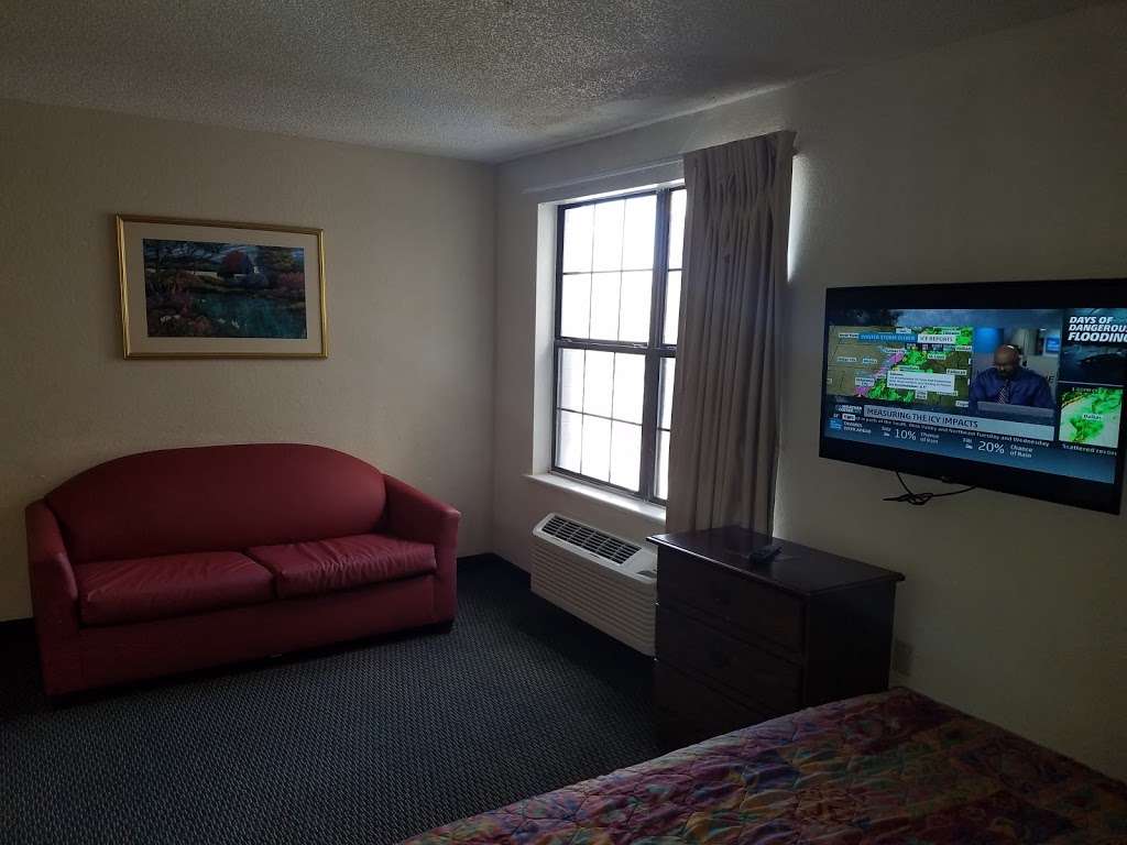 InTown Suites Extended Stay Orlando FL - University Blvd UCF | 11424 University Blvd, Orlando, FL 32817, USA | Phone: (407) 249-0044