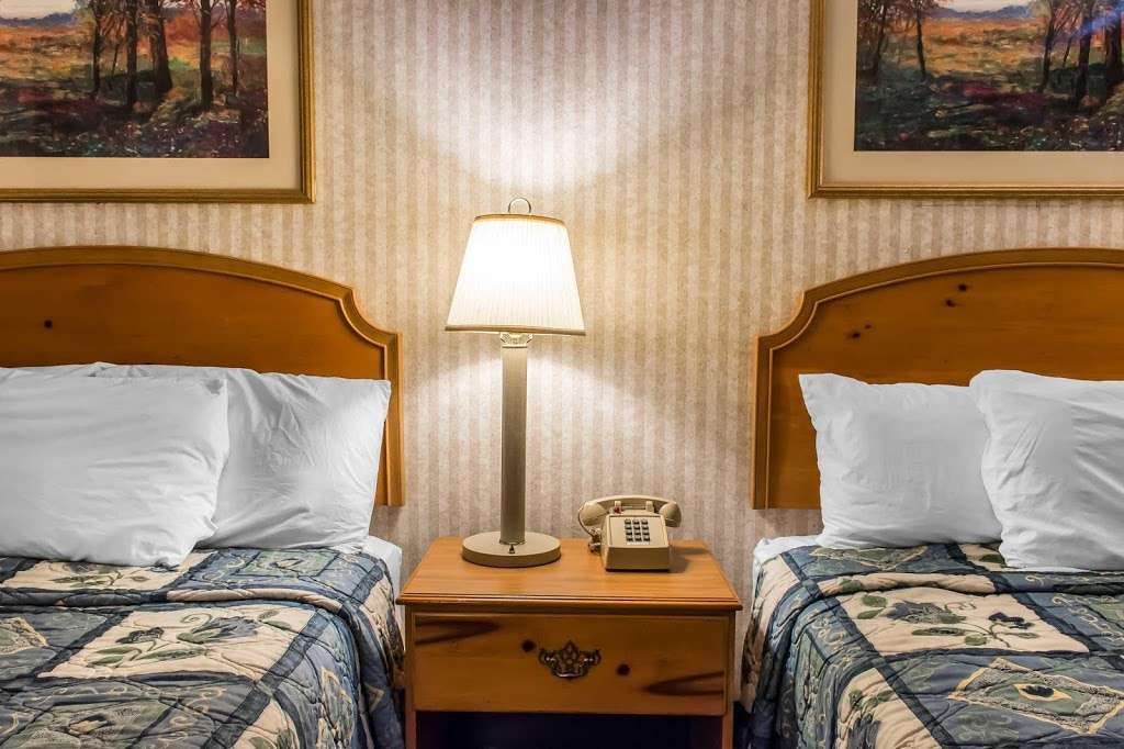Rodeway Inn Amish Country | 2331 Lincoln Hwy E, Lancaster, PA 17602, USA | Phone: (717) 397-4973