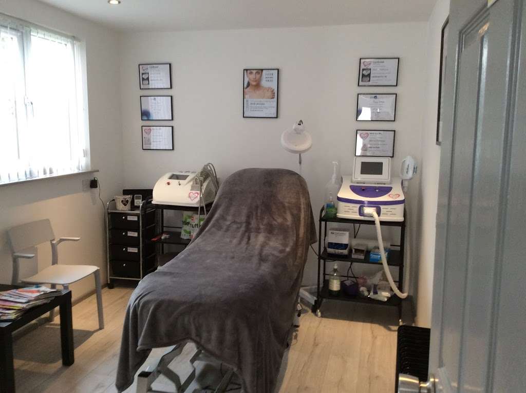 Essex Laser Clinic | 31 Wood View, Grays RM16 2WJ, UK | Phone: 01375 405283