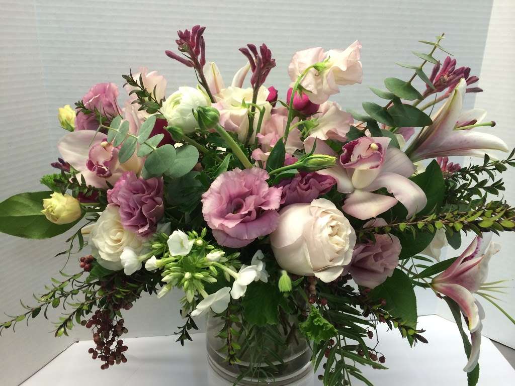 Consider the Lilies | 35 Depot St, Duxbury, MA 02332, USA | Phone: (781) 934-5965