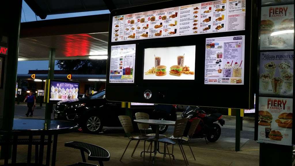 Sonic Drive-In | 6341 Old Pearsall Rd, San Antonio, TX 78242, USA | Phone: (210) 623-6400