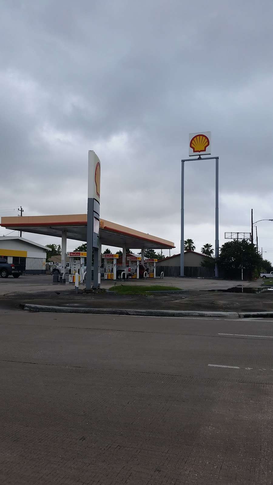 Shell | 111 N 10th St, La Porte, TX 77571, USA | Phone: (281) 471-7124