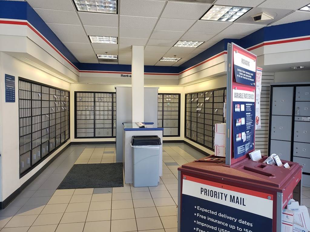 United States Postal Service | 6977 W Oakton St, Niles, IL 60714, USA | Phone: (800) 275-8777