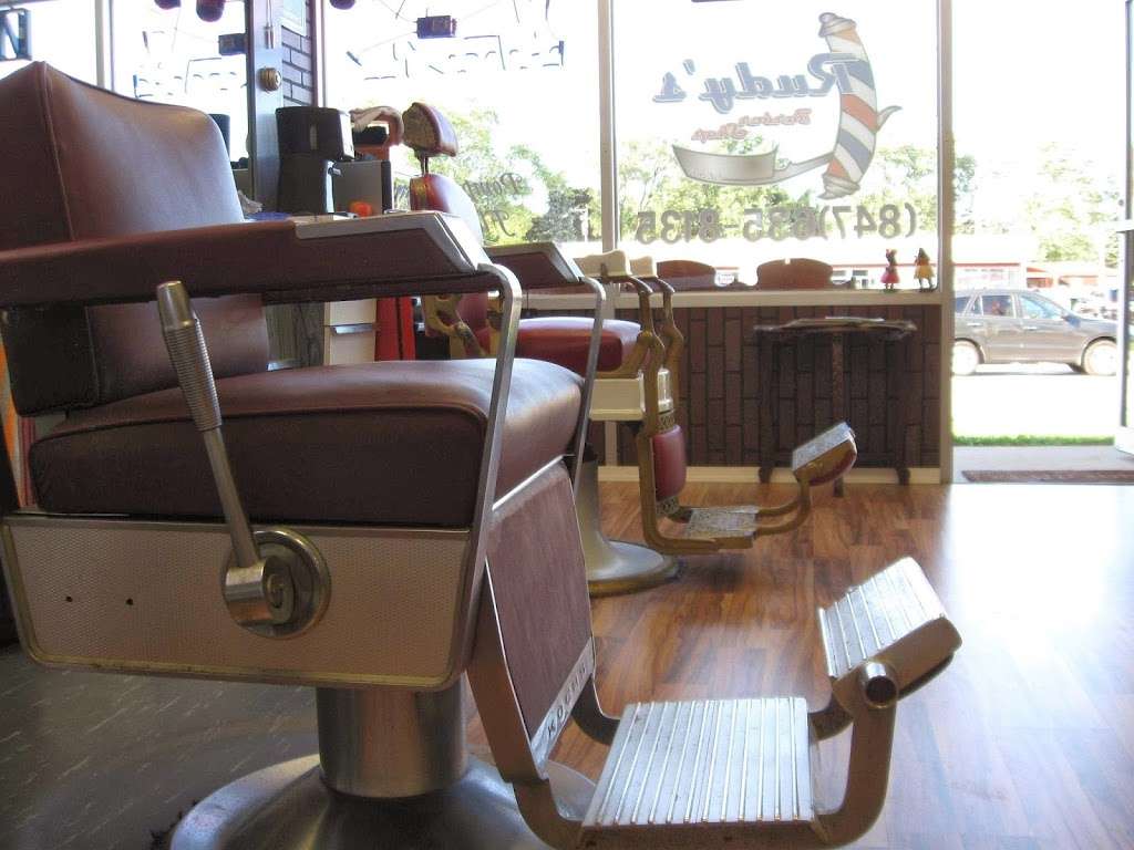 Gentlemens Row | 621 E Central Rd, Des Plaines, IL 60016 | Phone: (847) 635-8135