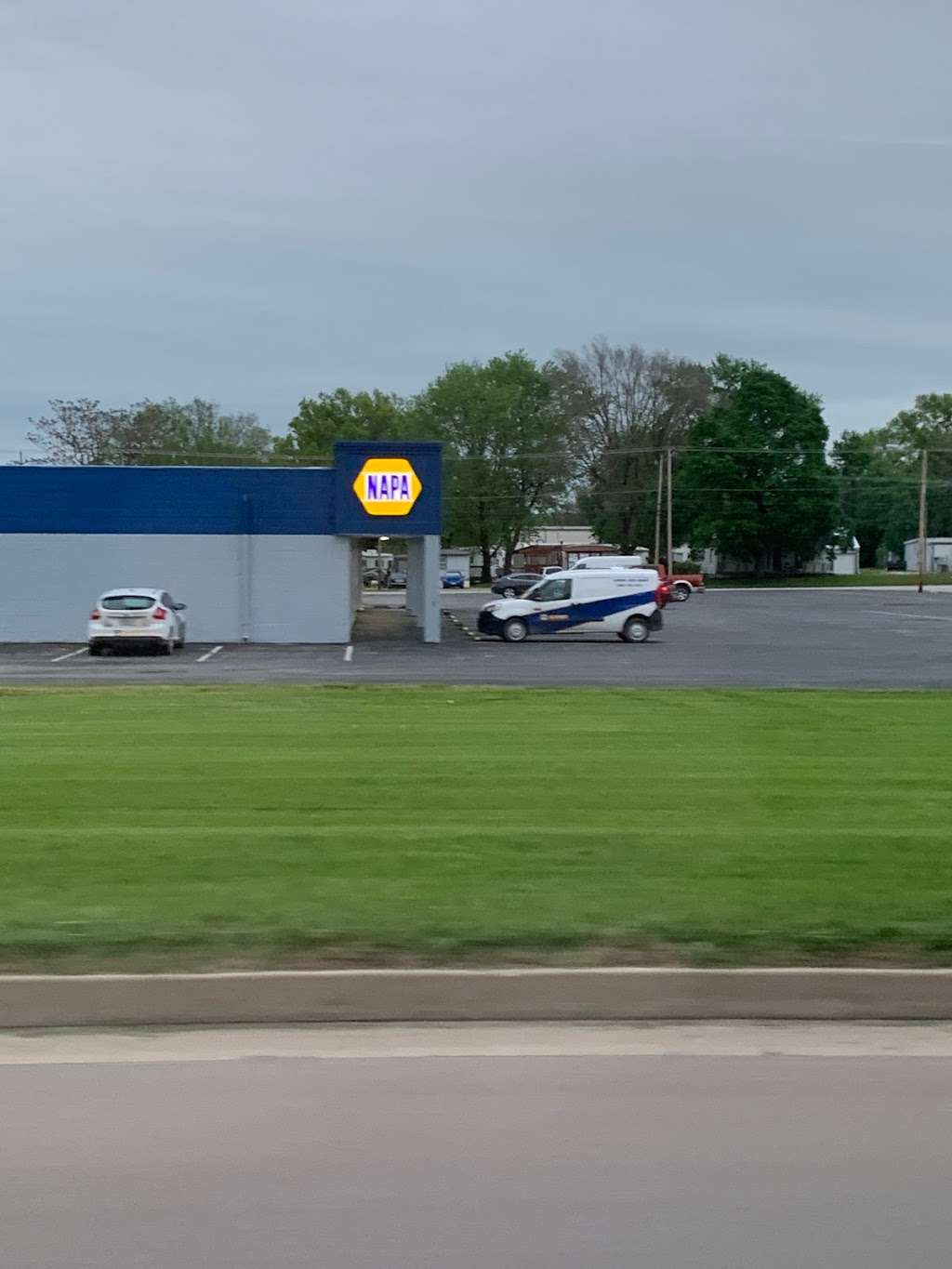 NAPA Auto Parts - Auto Parts of Clinton | 211 E Douglas St, Clinton, MO 64735, USA | Phone: (660) 383-1333