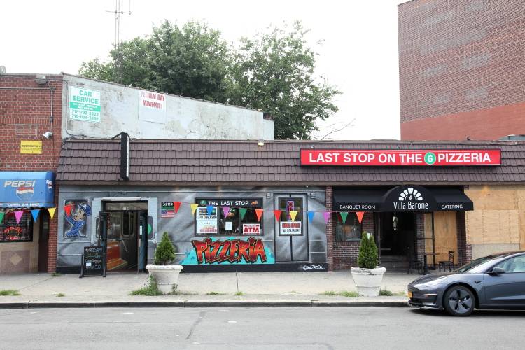 Last Stop Pizzeria | 3289 Westchester Ave, The Bronx, NY 10461, USA | Phone: (347) 398-0200
