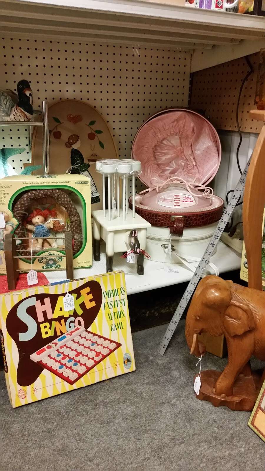 Sugar Creek Antiques Mall | 17900 W National Ave, New Berlin, WI 53146, USA | Phone: (262) 971-0066