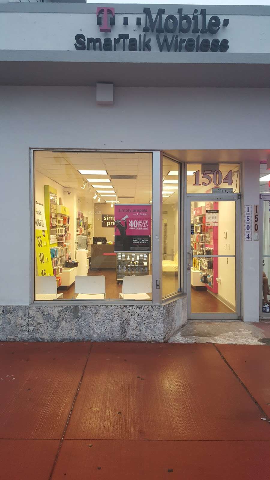 T-Mobile Simply Prepaid Of South Beach | 1504 Alton Rd, Miami Beach, FL 33139, USA | Phone: (305) 763-8979