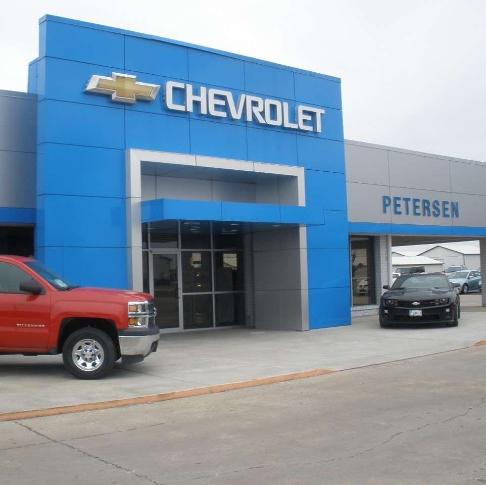 Petersen Chevrolet Buick | 1006 W Oak St, Fairbury, IL 61739, USA | Phone: (815) 692-8462
