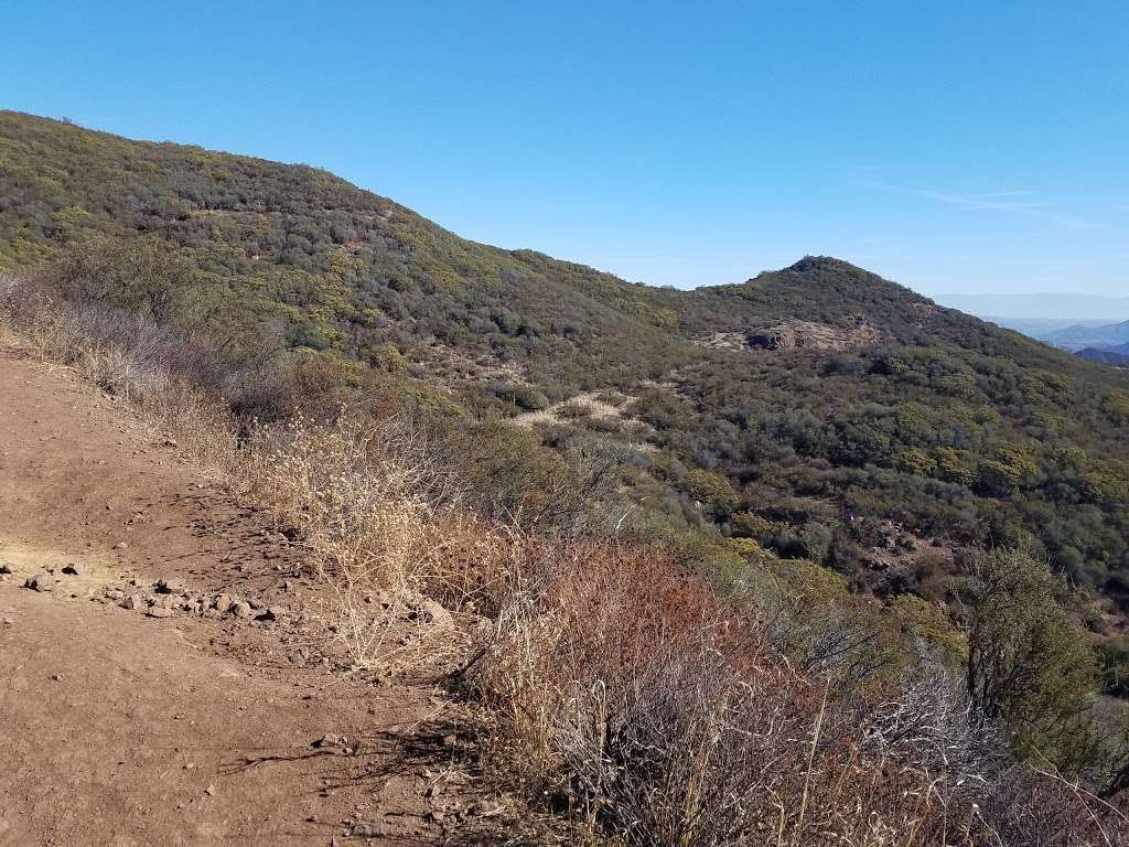 Sandstone Peak Trailhead Parking | 12860-, 12896 Yerba Buena Rd, Malibu, CA 90265, USA