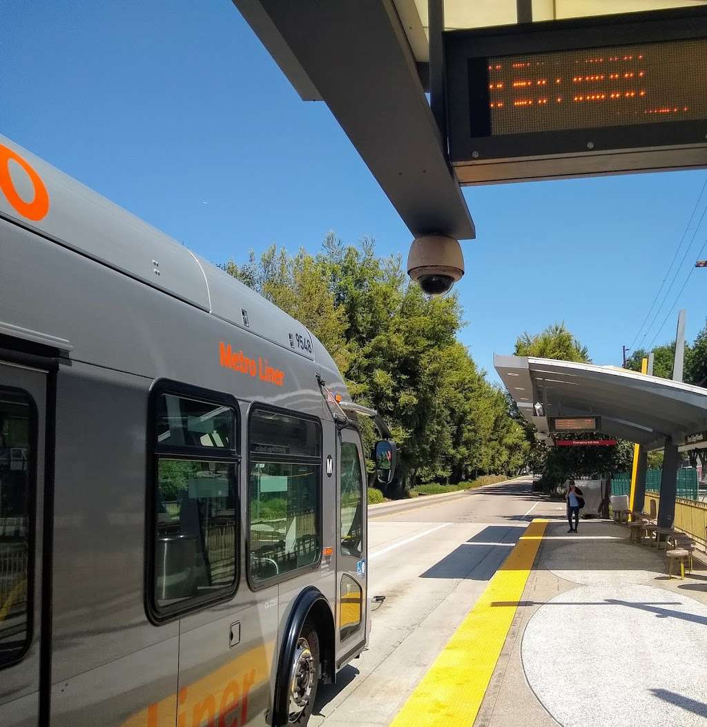 Balboa Orange Line Station | 6338 Balboa Blvd, Encino, CA 91316, USA | Phone: (323) 466-3876