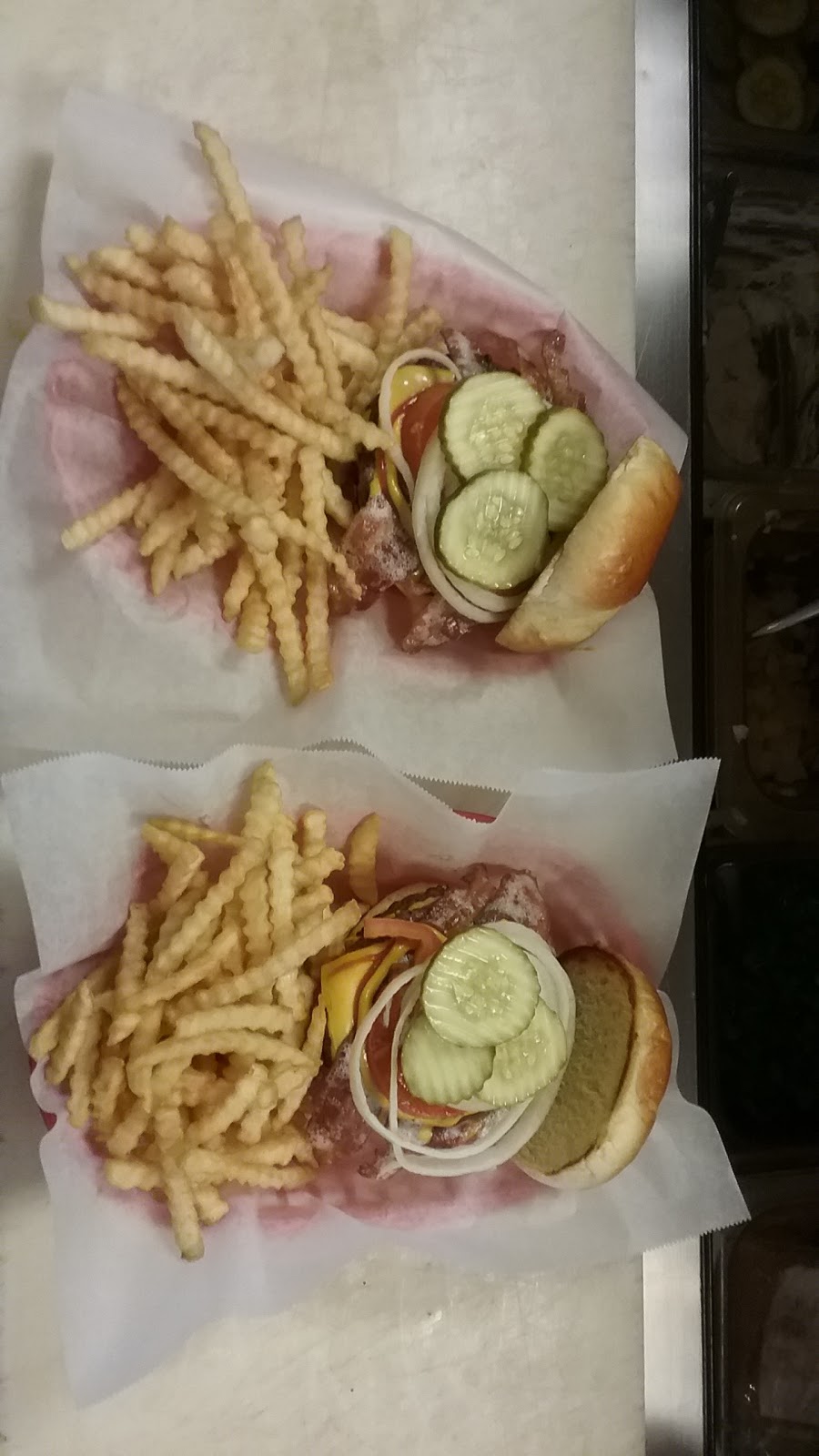 Red Dogs Sandwiches | 99 N Walworth Ave, Williams Bay, WI 53191 | Phone: (262) 245-1330