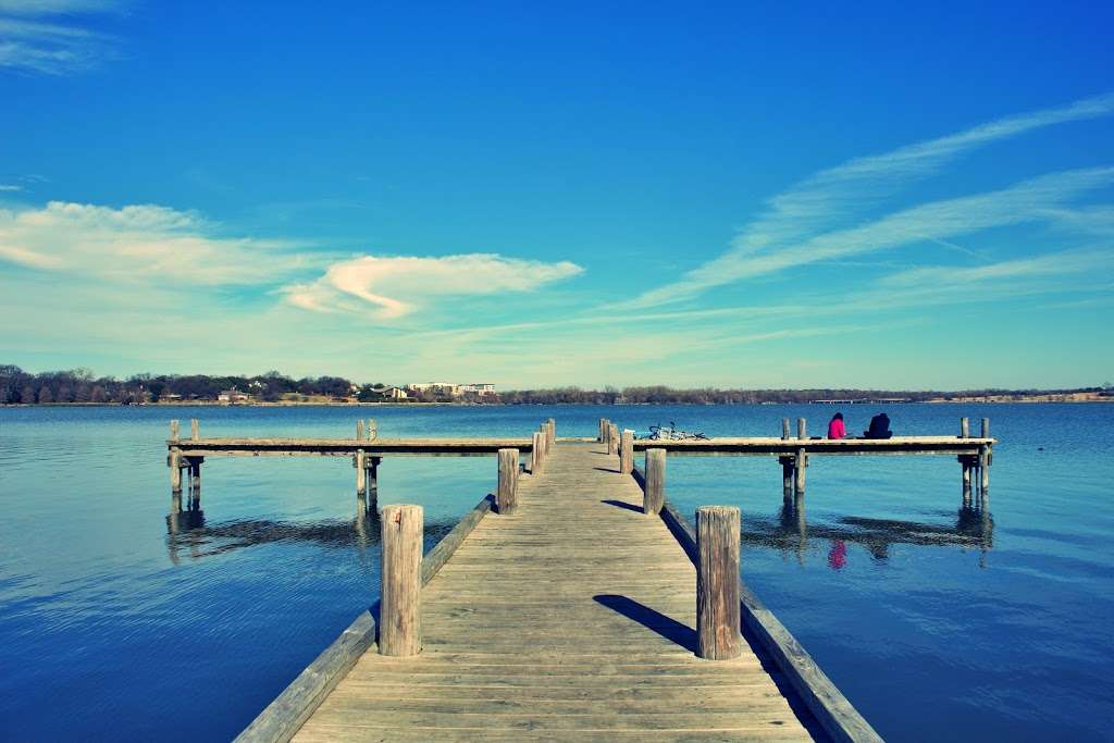 White Rock Lake Parking Spot | Dallas, TX 75214, USA