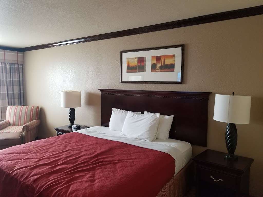 Country Inn & Suites by Radisson, Galveston Beach, TX | 2818 Avenue R 1/2, Galveston, TX 77550, USA | Phone: (409) 763-5000