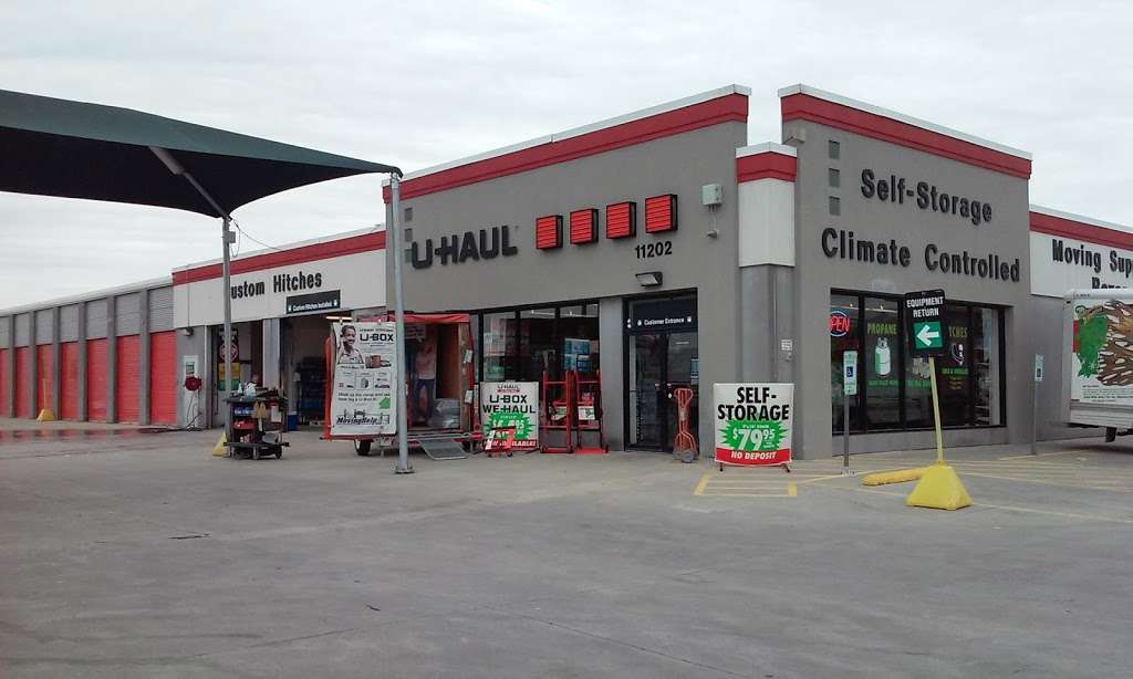 U-Haul Moving & Storage at N Sam Houston & Antoine | 11202 Antoine Dr, Houston, TX 77066 | Phone: (281) 444-8028