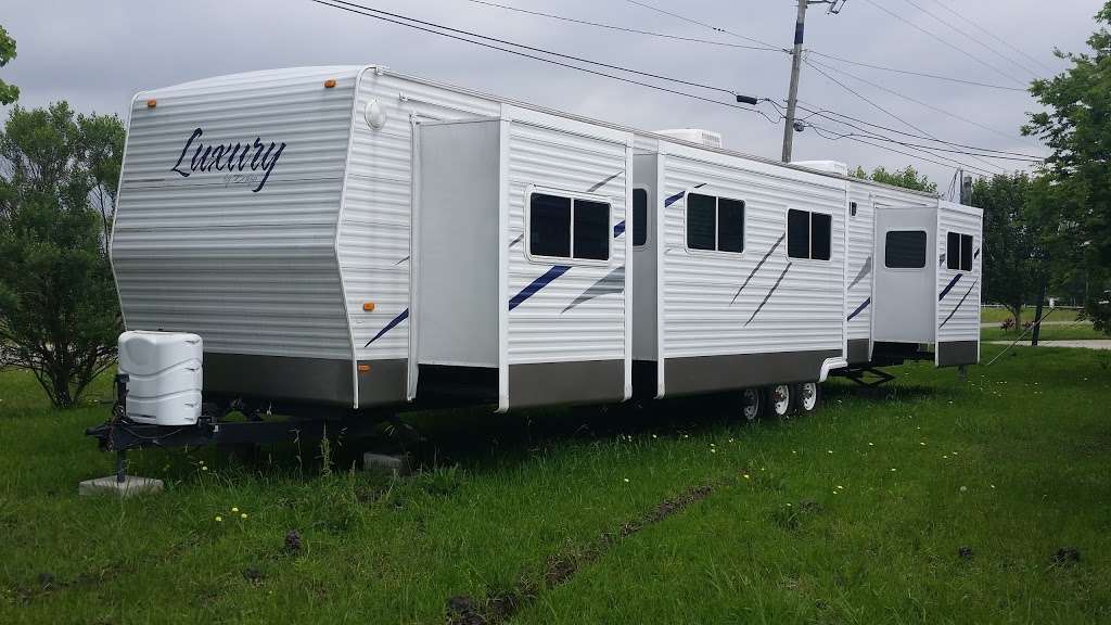 Bayshore RV & Mobile Home Park | 1103 27th St, San Leon, TX 77539, USA | Phone: (832) 422-7368