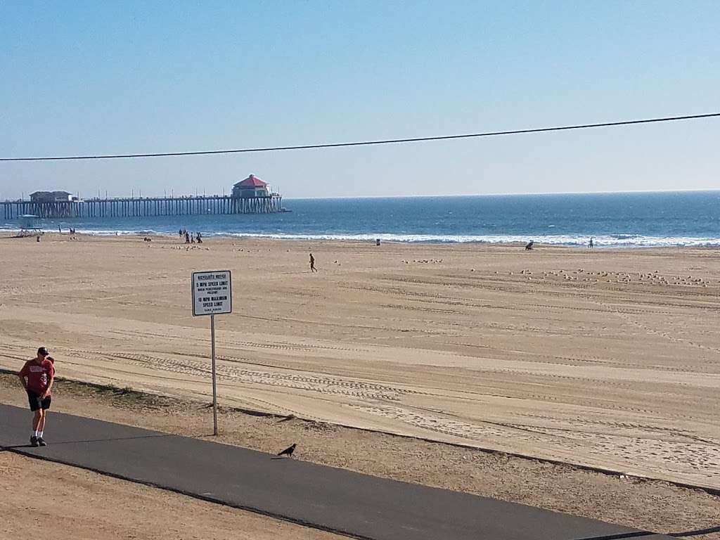 Lifeguard Tower 14 | Huntington Beach, CA 92648