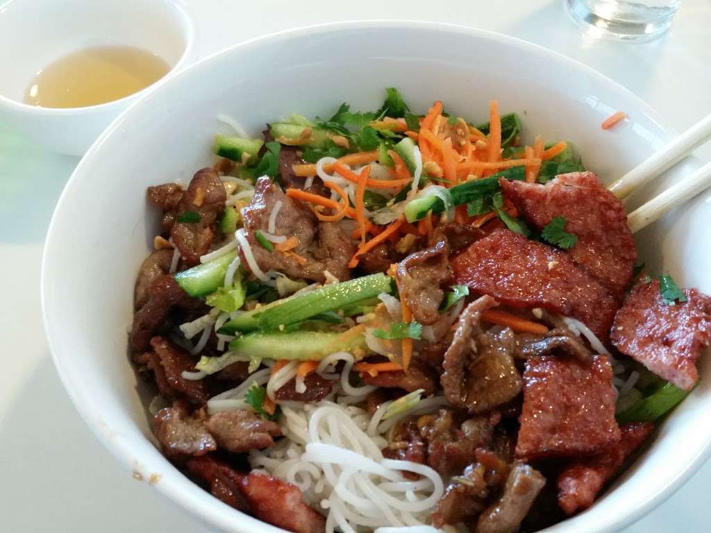 Saigon Bowl | 8123 E Roosevelt St, Scottsdale, AZ 85257 | Phone: (480) 949-5251