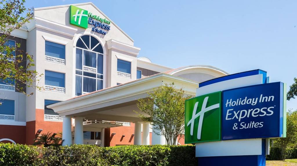 Holiday Inn Express & Suites Tampa-Fairgrounds-Casino | 8610 Elm Fair Blvd, Tampa, FL 33610, USA | Phone: (813) 490-1000