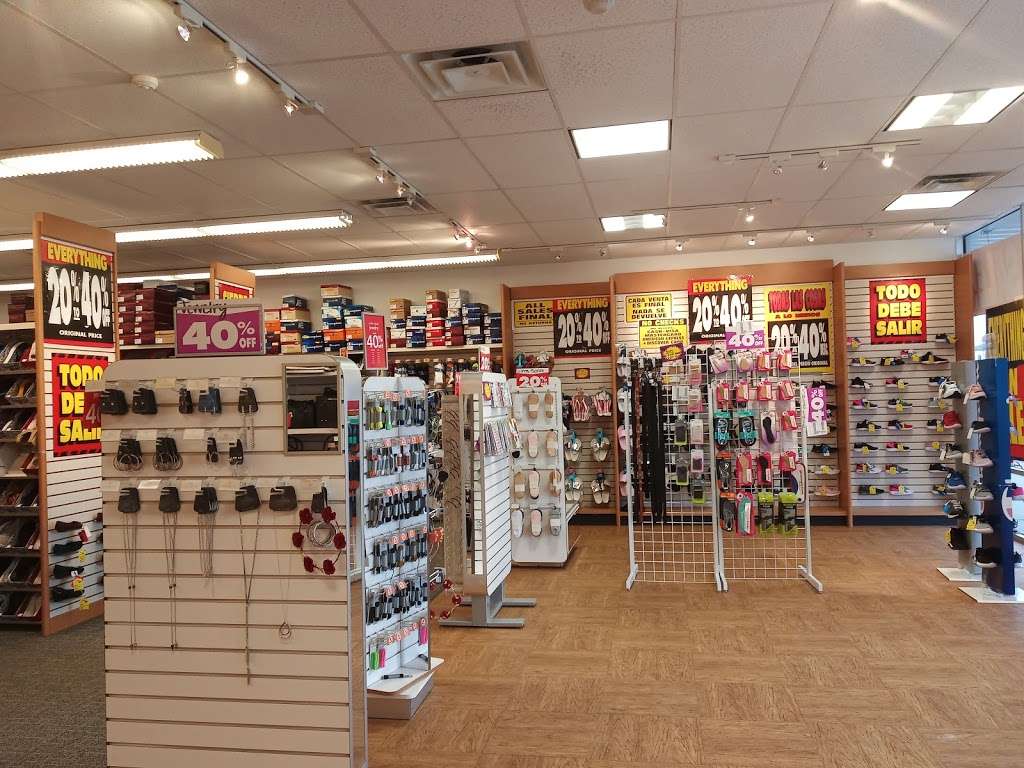 Payless ShoeSource | 1591 E Hwy 6, Alvin, TX 77511, USA | Phone: (281) 331-9139