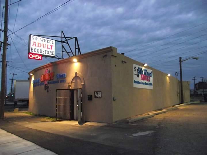 Fifth Wheel Adult Novelties | 225 Schaefer Hwy, Detroit, MI 48217 | Phone: (313) 842-6720