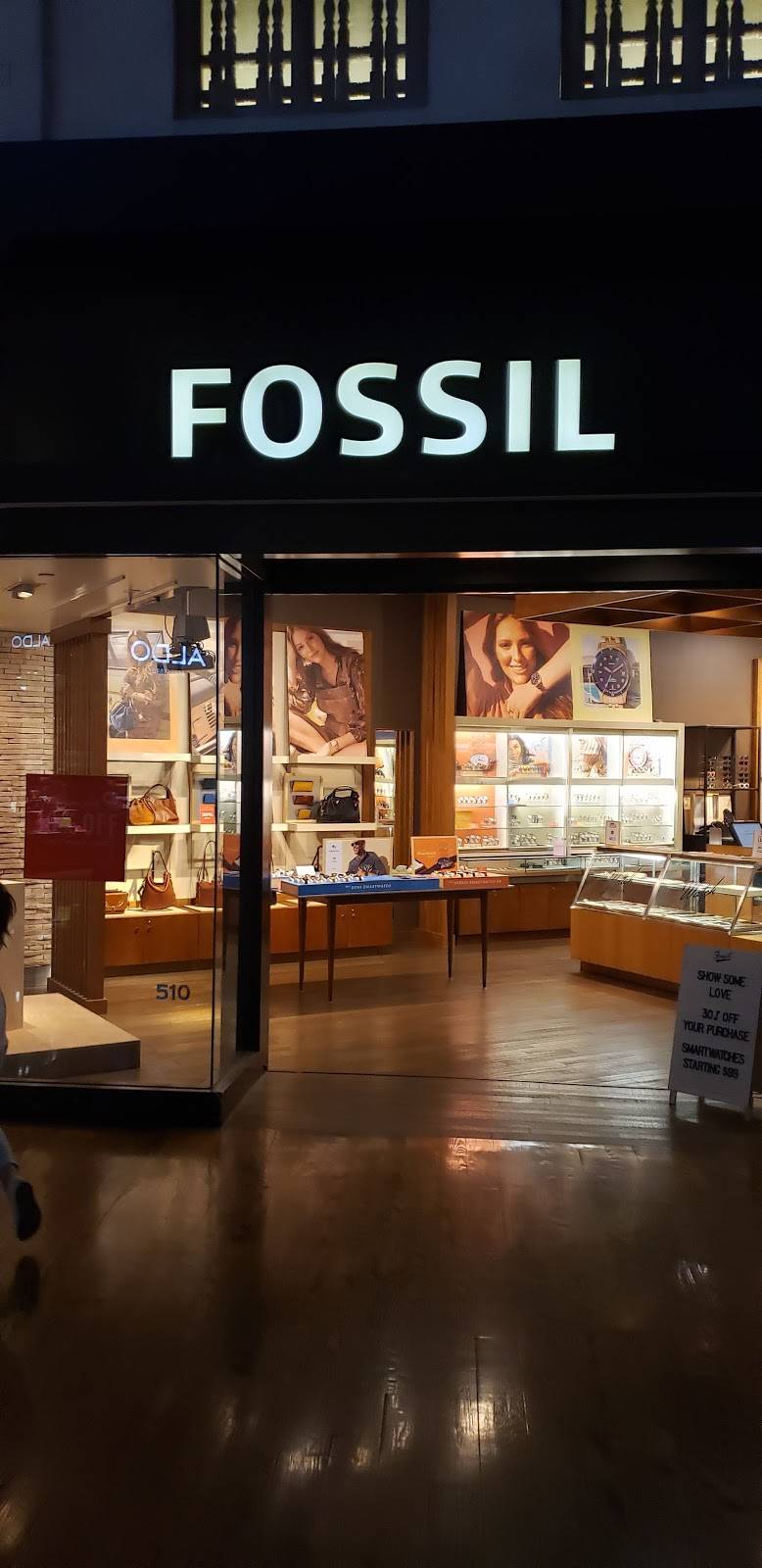 Fossil Store | 3663 Las Vegas Blvd S Suite 510, Las Vegas, NV 89109, USA | Phone: (702) 678-6466