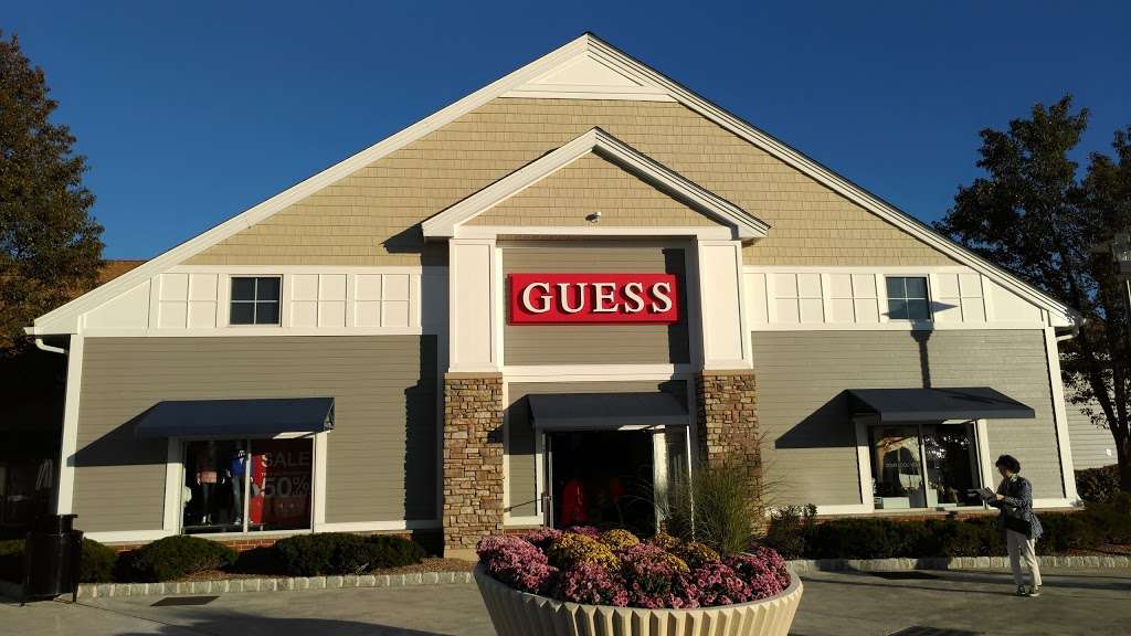 GUESS Factory Accessories | 617 Bluebird Ct Space 617, Central Valley, NY 10917, USA | Phone: (845) 928-3930