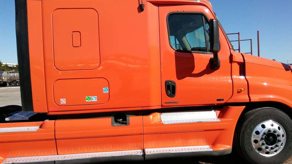 Schneider Truck Sales | 1415 Penn City Rd, Houston, TX 77015 | Phone: (800) 635-9801